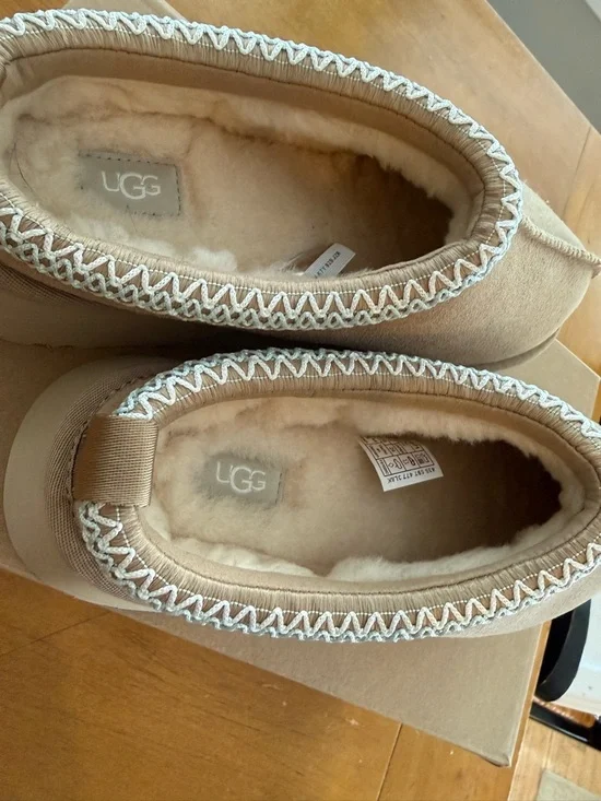 Women’s UGG Tazz ll platform shoes size 7 new in box - Picture 3 of 6